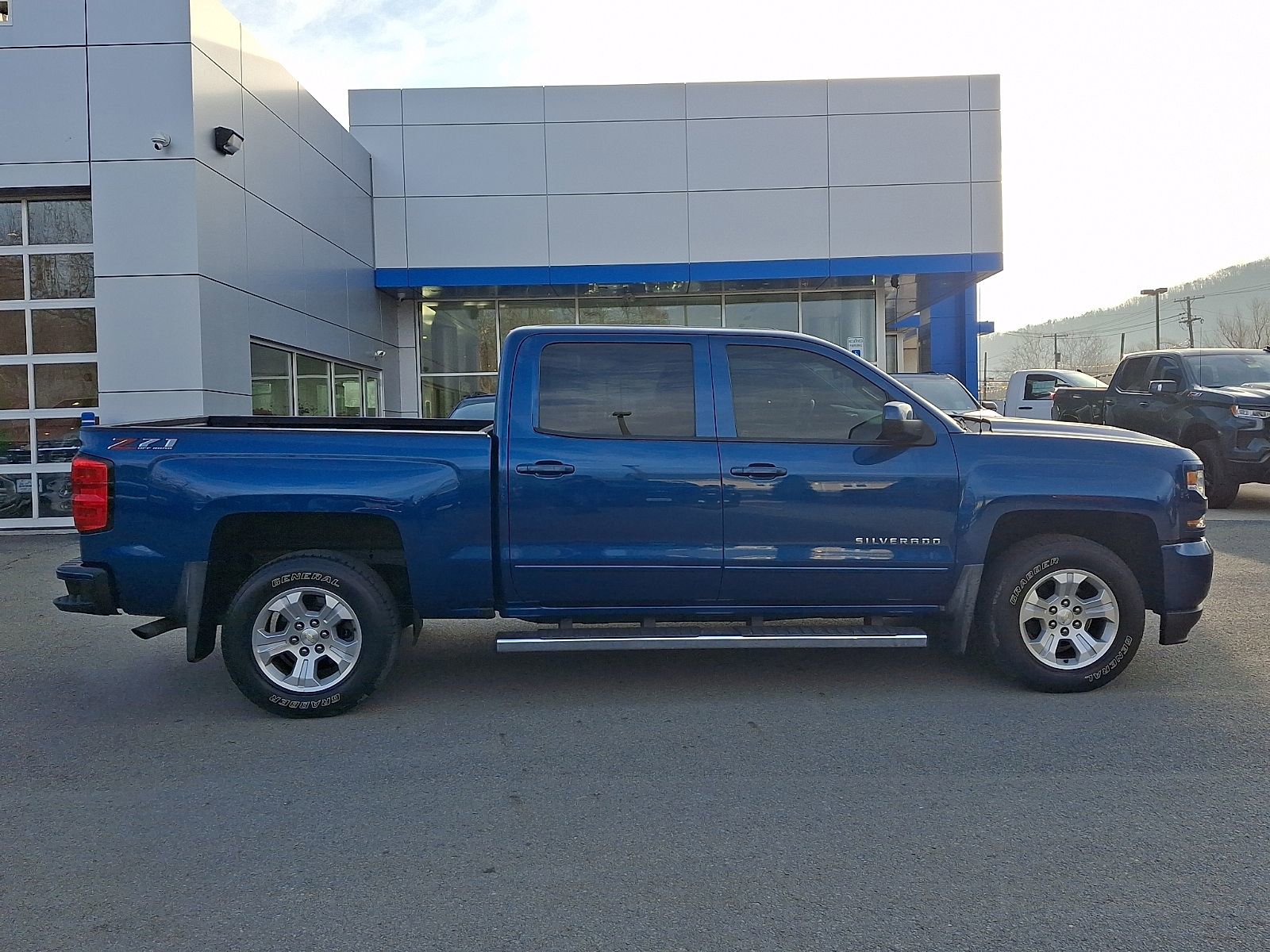 Used 2018 Chevrolet Silverado 1500 LT w/ All Star Edition image 7