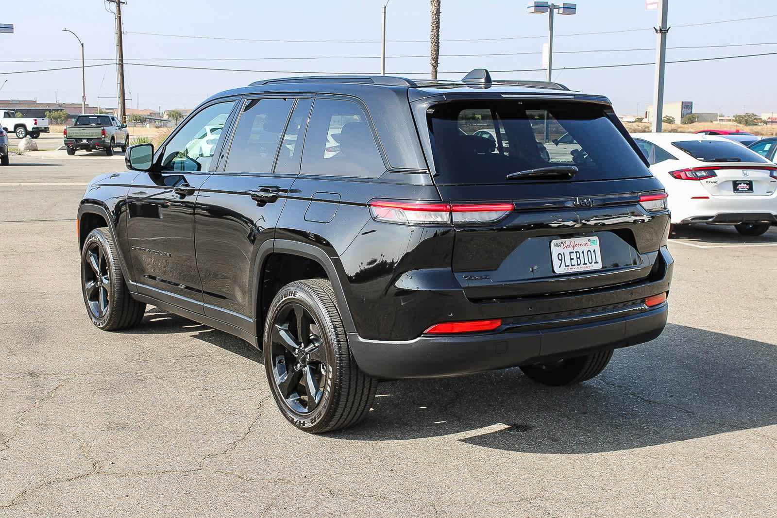 Used 2024 Jeep Grand Cherokee Altitude AWD/4WD image 8