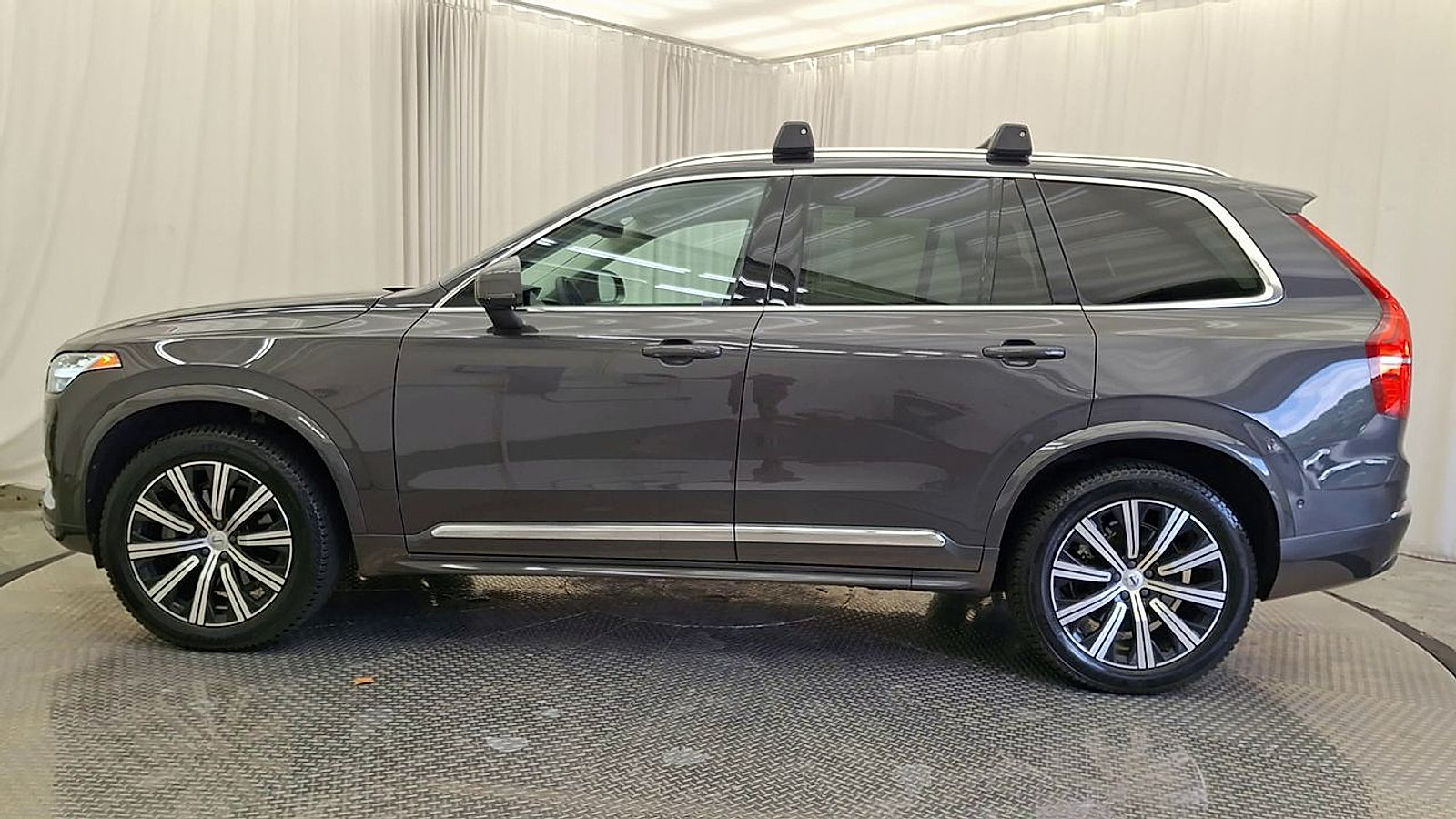 Used 2023 Volvo XC90 B6 Plus w/ Protection Package Premier AWD/4WD image 11