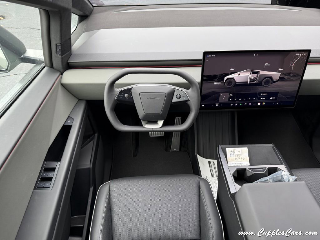 Used 2025 Tesla Cybertruck AWD Crew Cab image 15