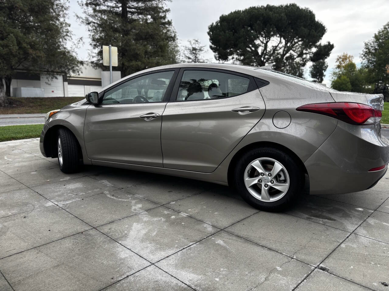 Used 2015 Hyundai Elantra SE image 6