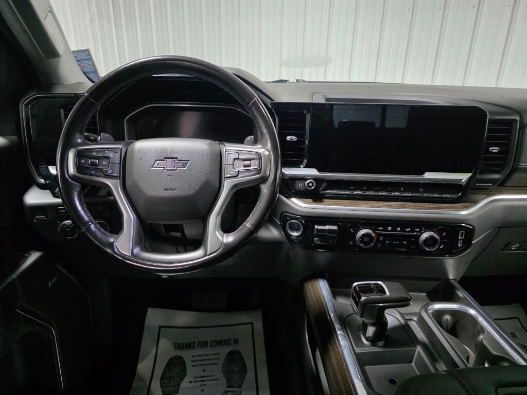 Used 2022 Chevrolet Silverado 1500 RST w/ Convenience Package II AWD/4WD image 9