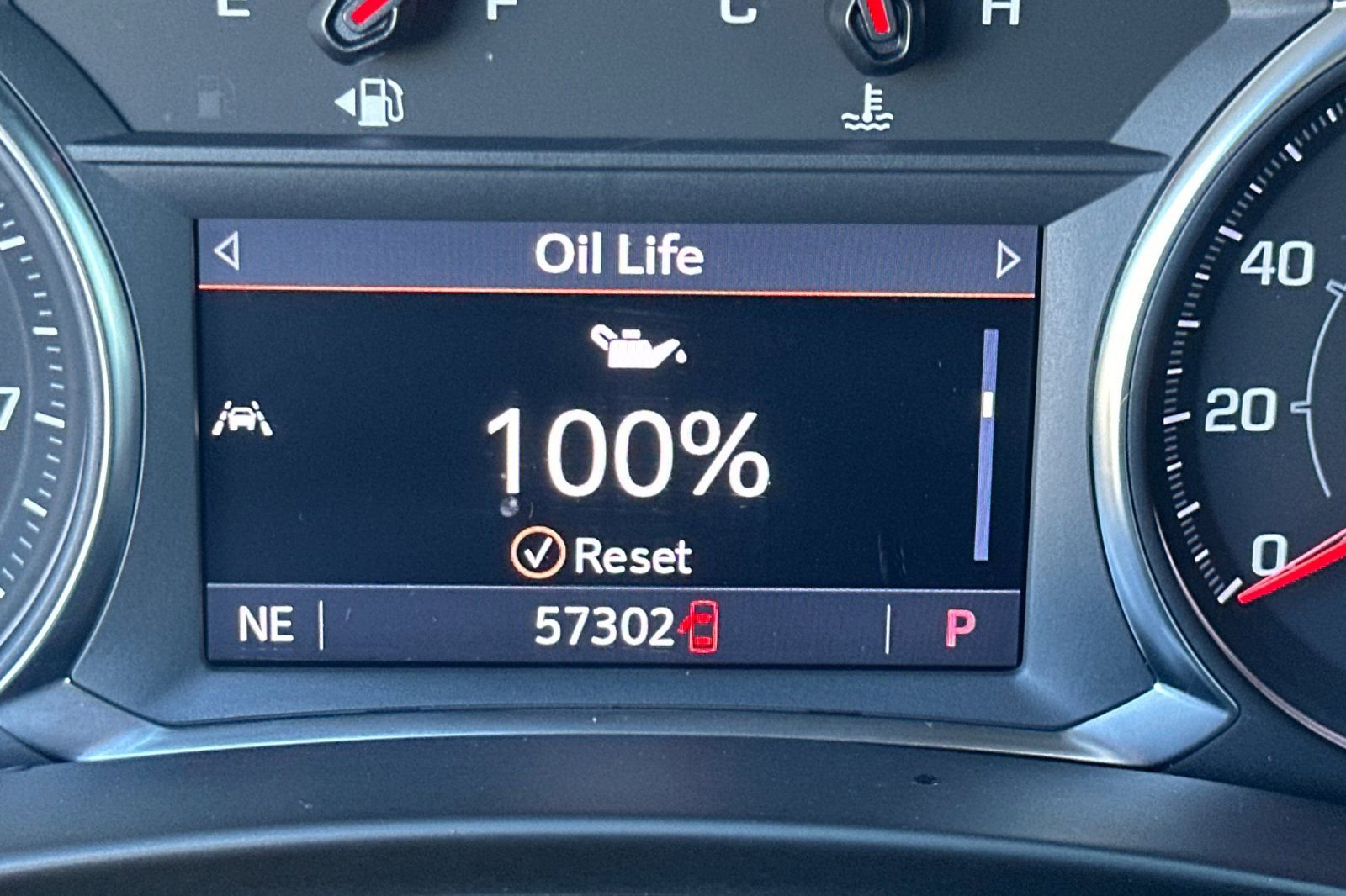 Used 2024 GMC Terrain SLT image 26