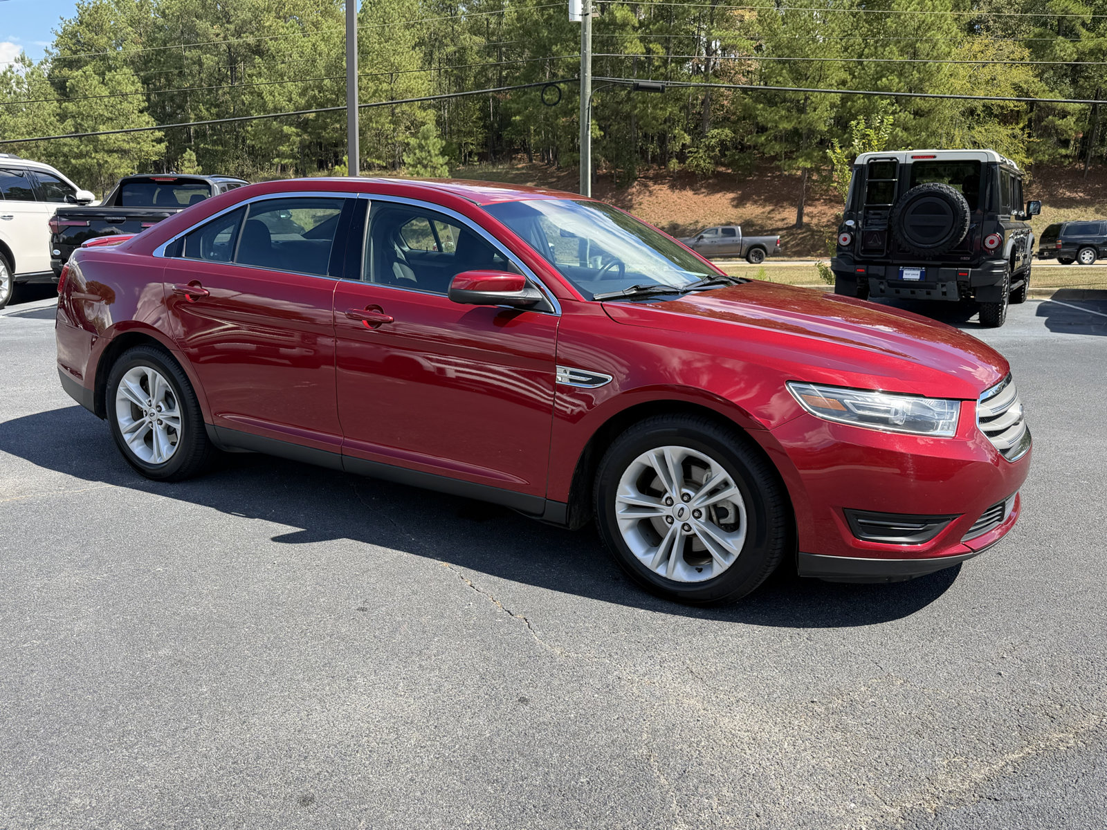 Used 2018 Ford Taurus SEL FWD image 8