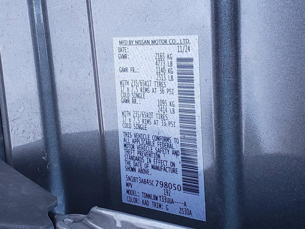 Used 2025 Nissan Rogue S image 41