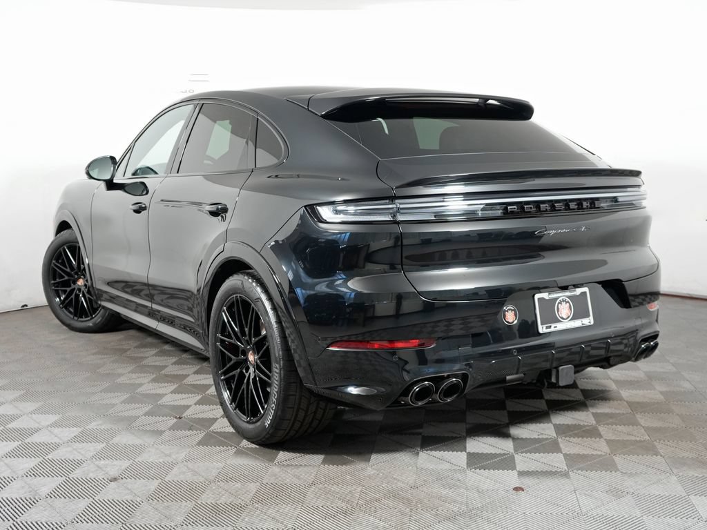 Used 2026 Porsche Cayenne GTS AWD/4WD image 3