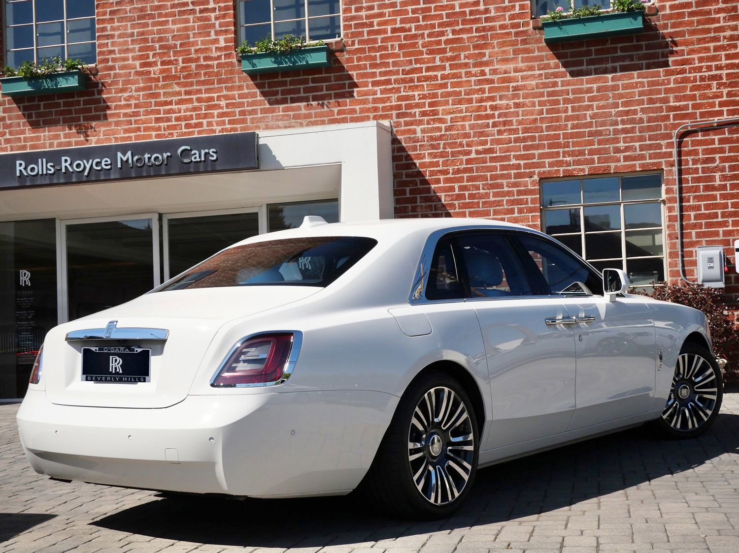 Certified 2022 Rolls-Royce Ghost w/ Ghost Package image 2