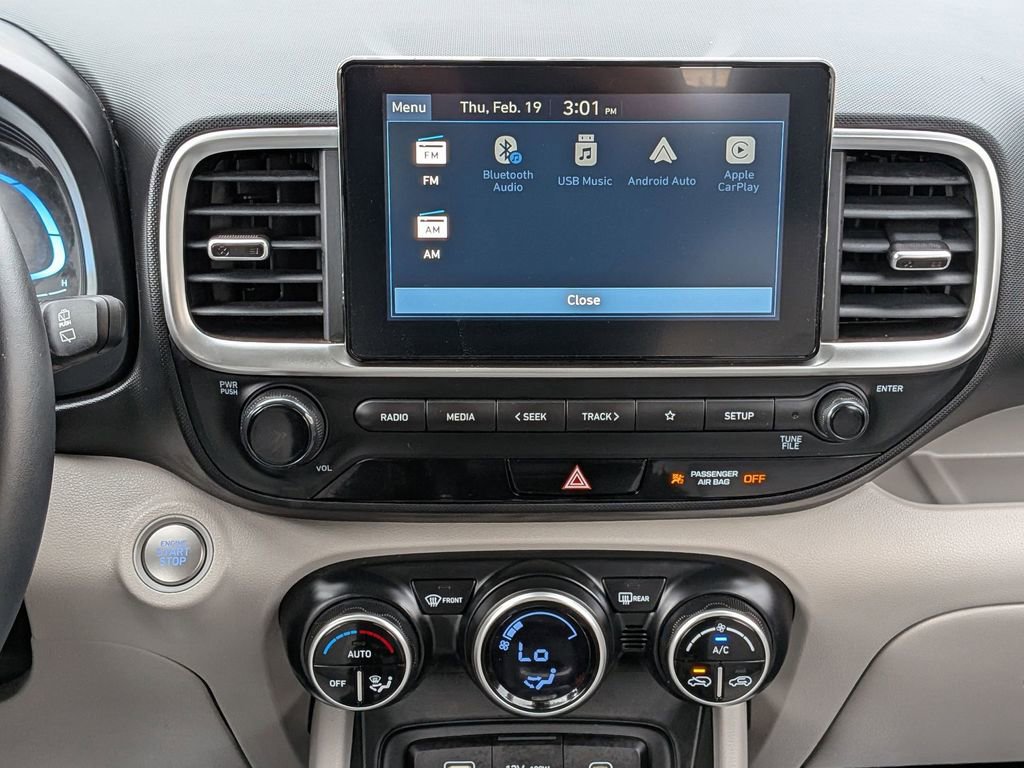 Used 2025 Hyundai Venue SEL image 20