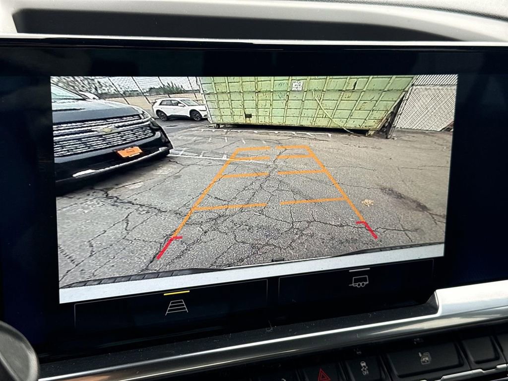 Used 2025 Chevrolet Silverado 1500 LT image 13