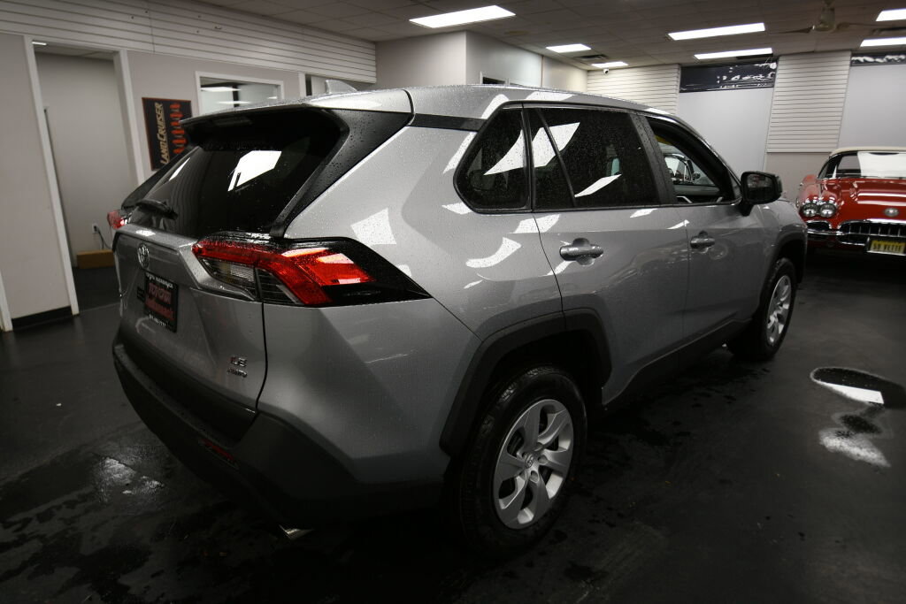 Used 2025 Toyota RAV4 LE image 7