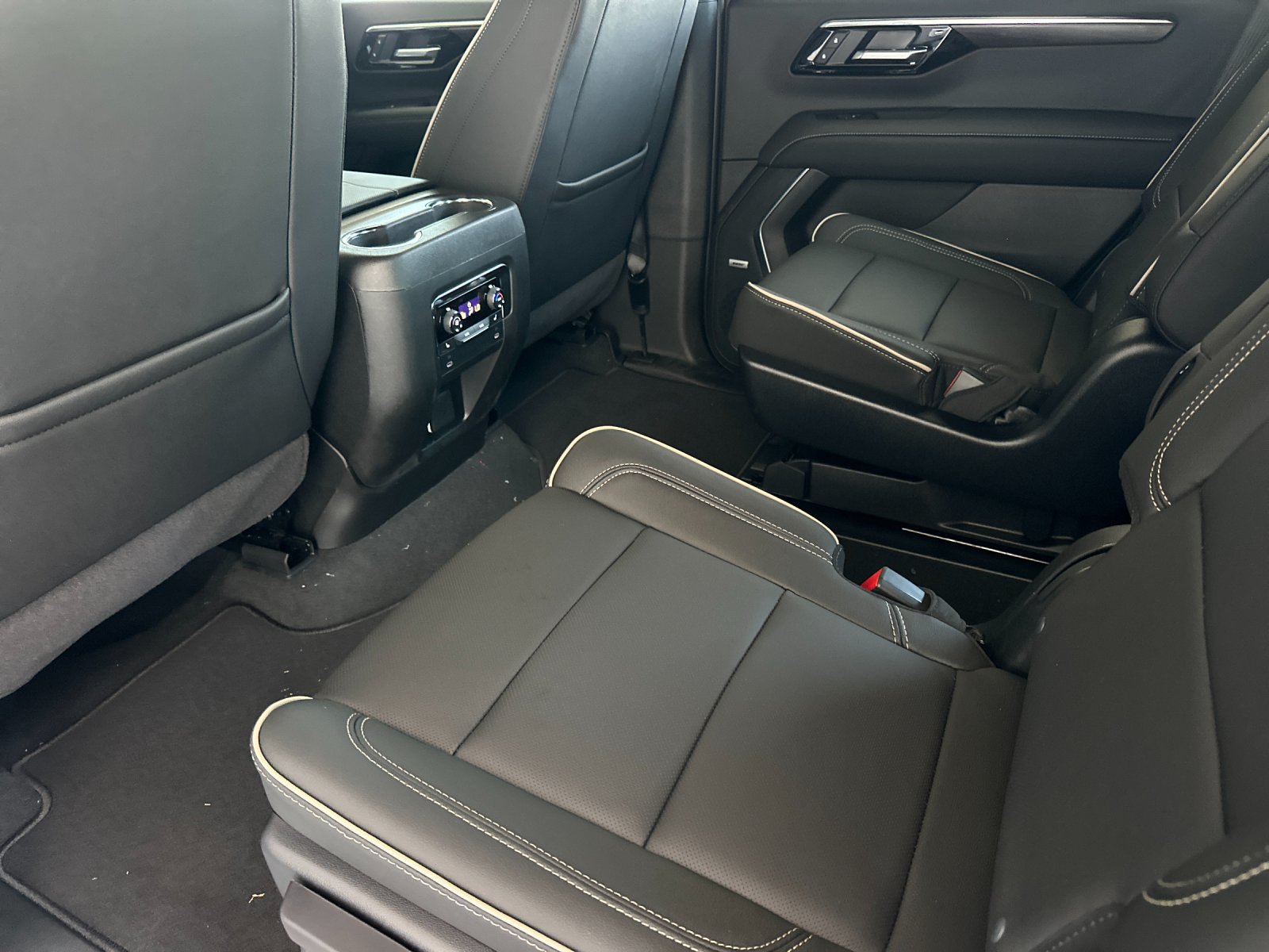 New 2026 Chevrolet Tahoe Premier w/ Sun And Tow Package AWD/4WD image 12