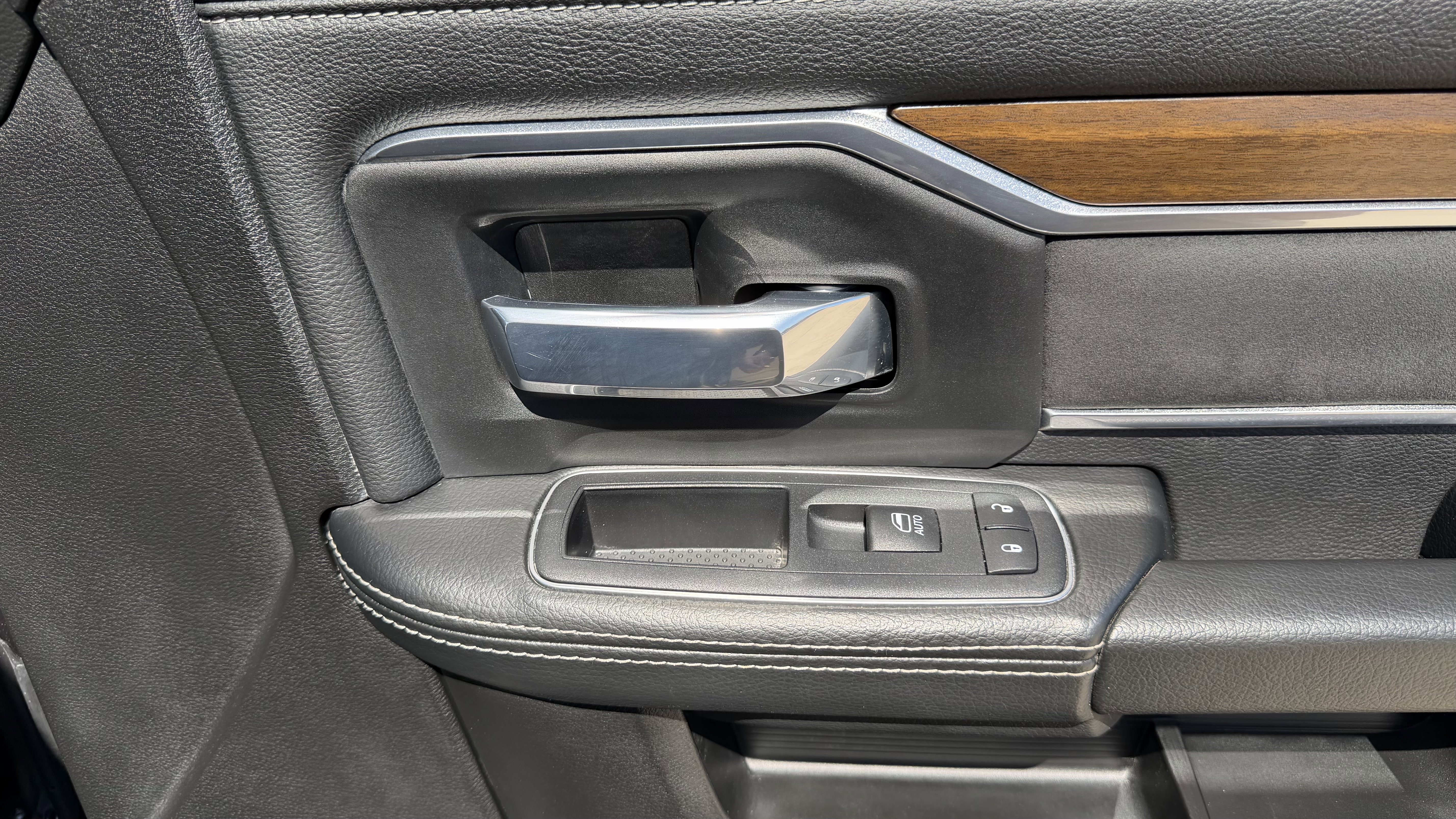 Used 2024 RAM 2500 Laramie image 32