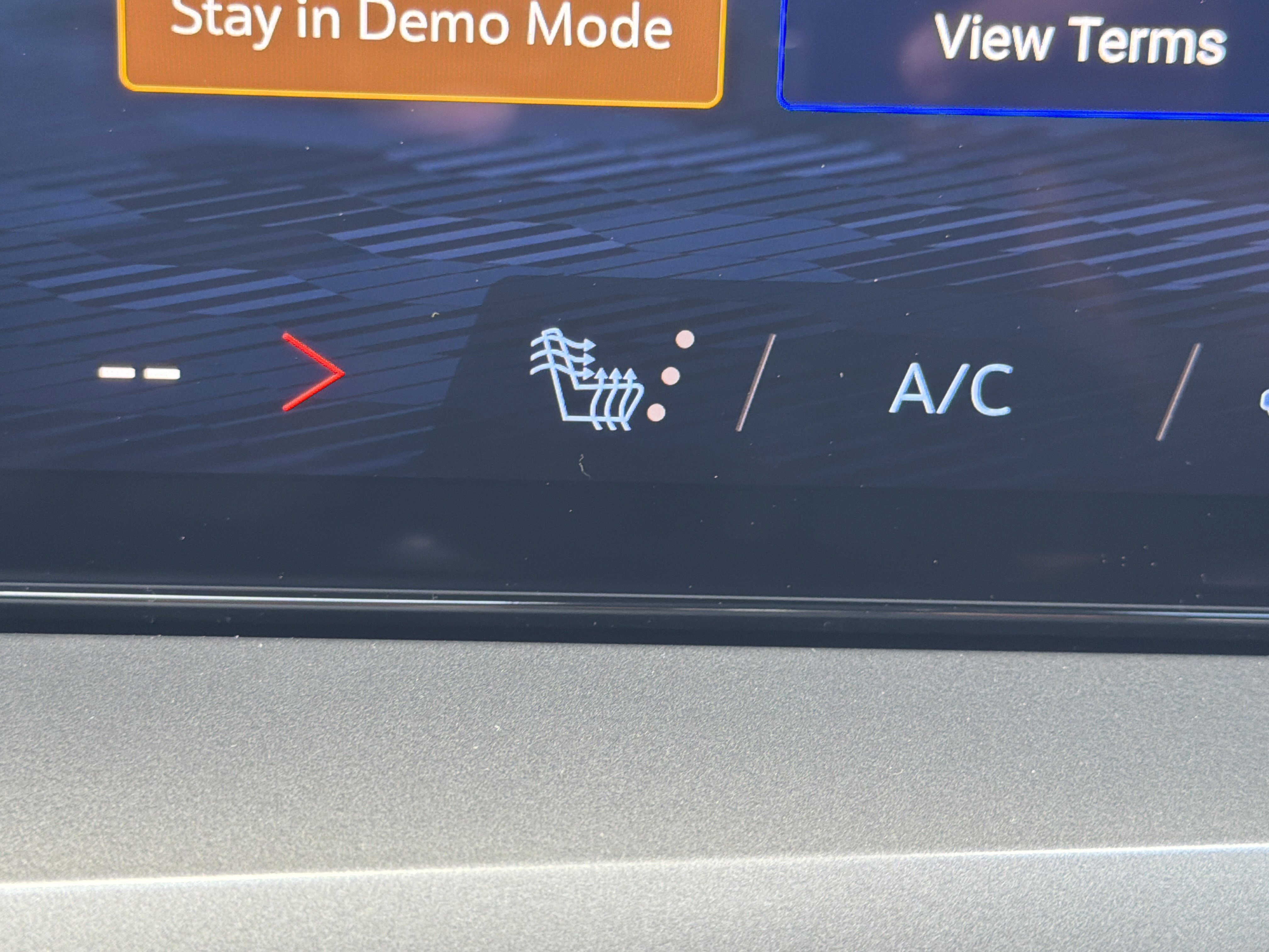 New 2026 Chevrolet Traverse LT image 32