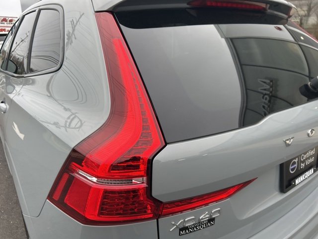 Certified 2025 Volvo XC60 B5 Plus image 10