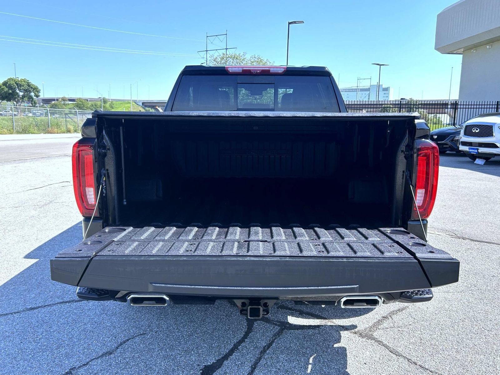 Used 2024 GMC Sierra 1500 Denali Ultimate AWD/4WD image 21