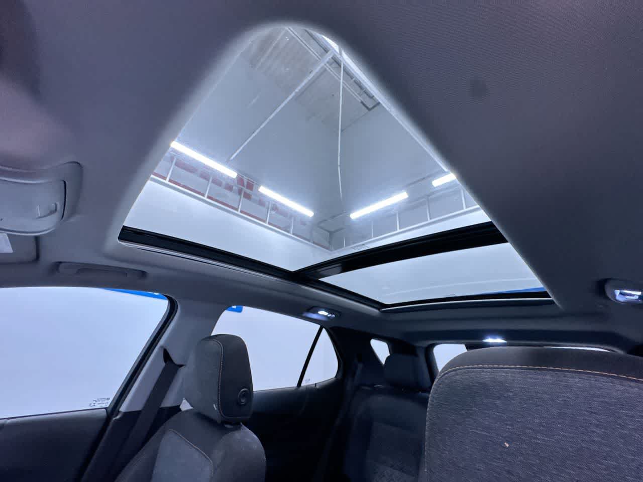 Used 2023 Chevrolet Equinox LT FWD image 43
