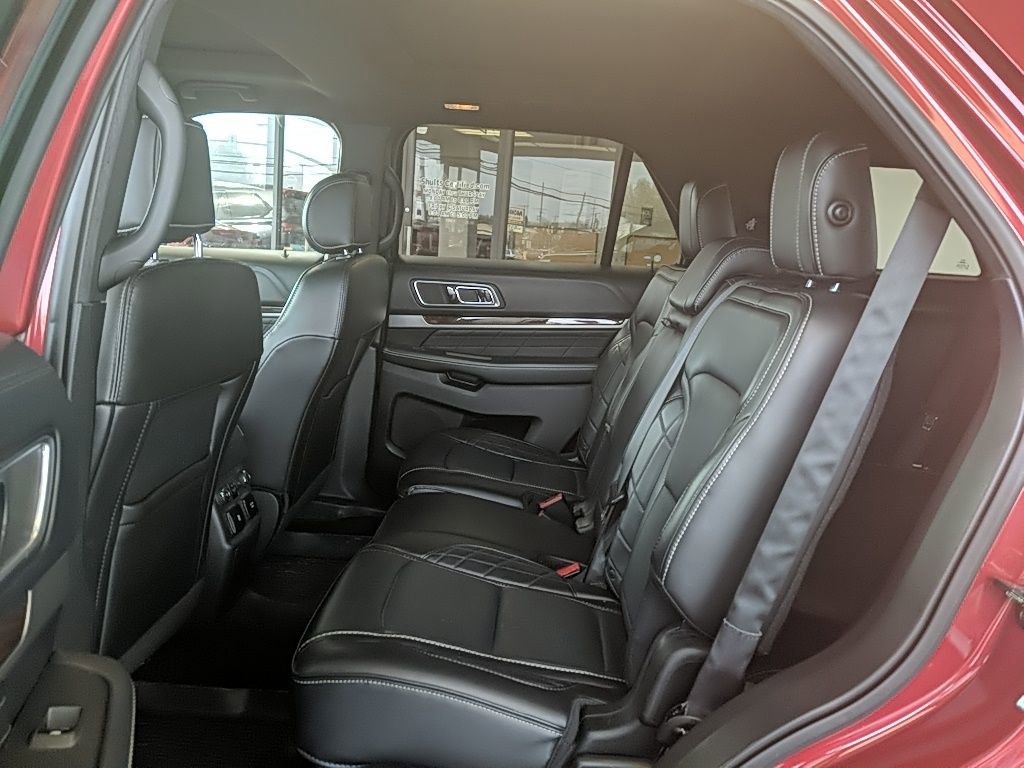 Used 2017 Ford Explorer Platinum image 15