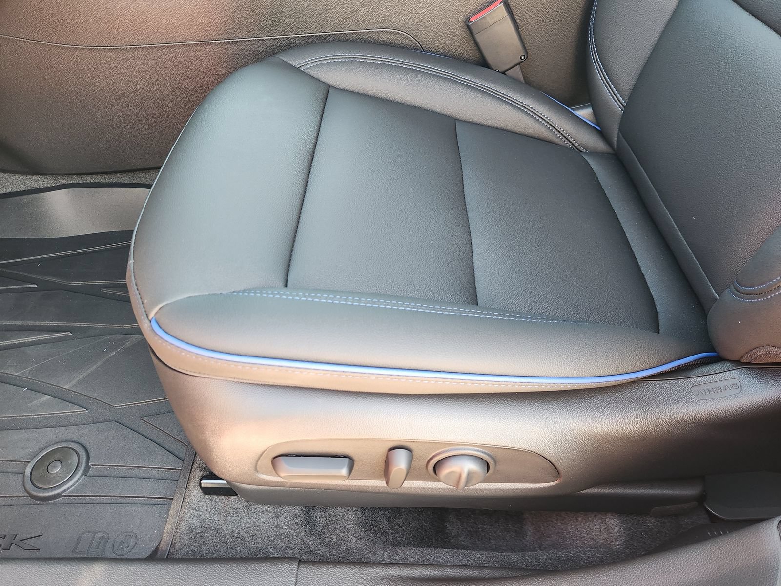 New 2026 Buick Envista Sport Touring w/ Convenience I Package FWD image 29