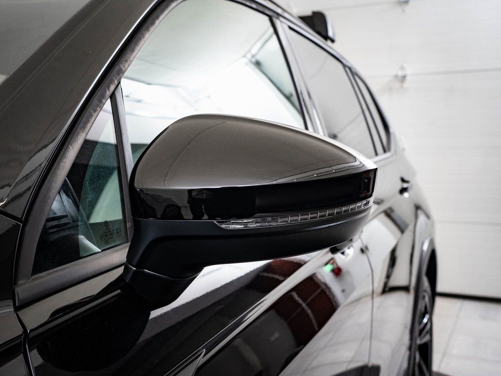 Used 2024 Volkswagen Tiguan SE R-Line image 15