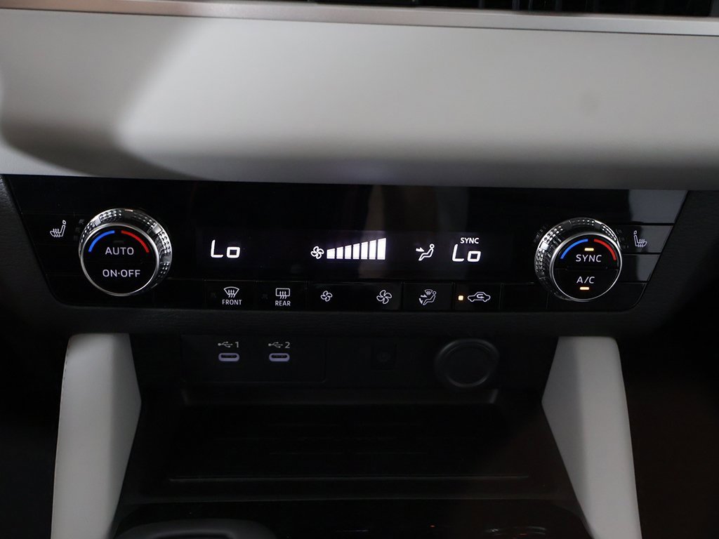 New 2025 Mitsubishi Outlander SE image 52