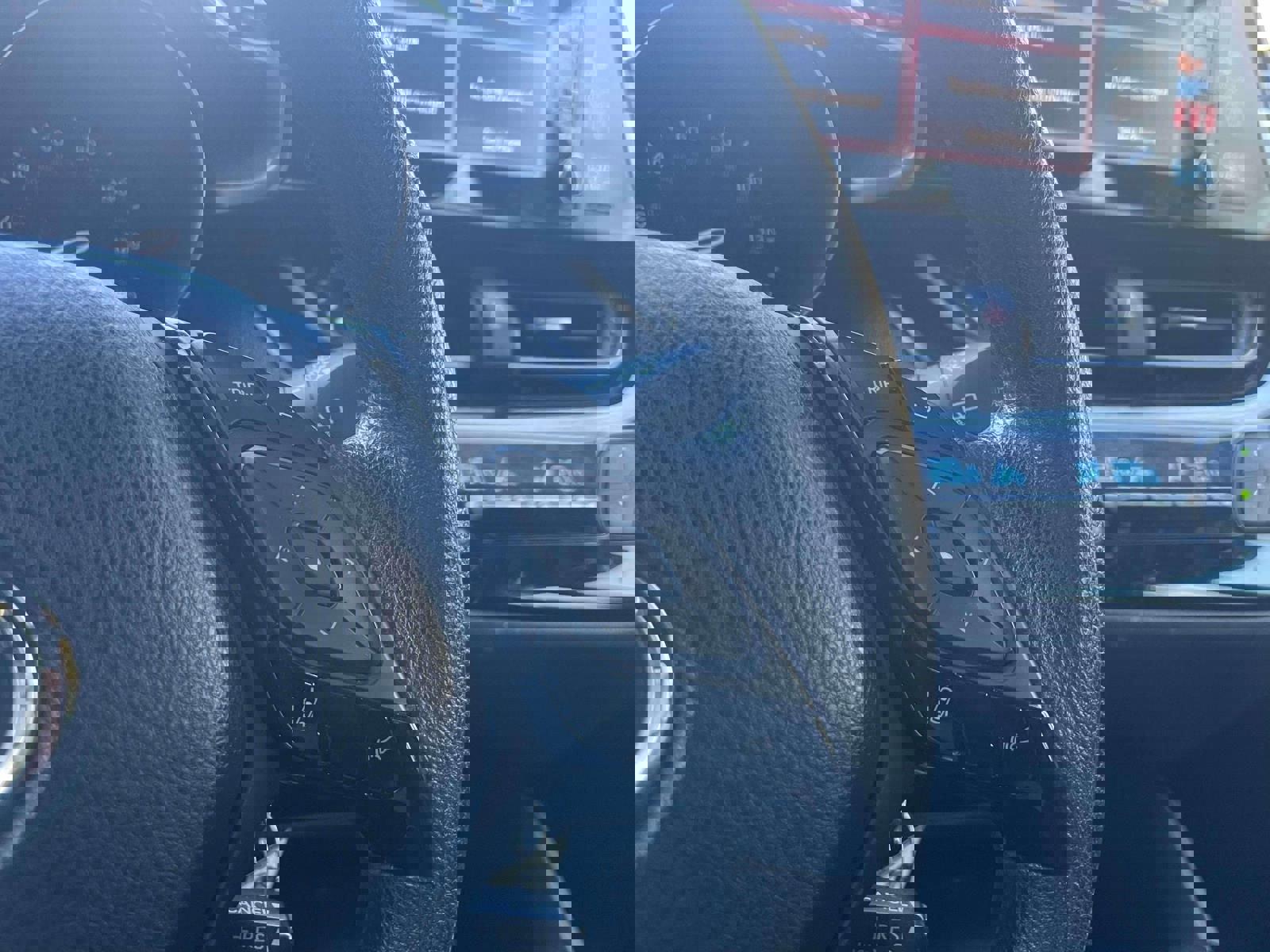 Used 2019 Toyota C-HR XLE image 19