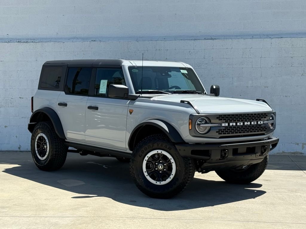 New 2026 Ford Bronco Badlands w/ Sasquatch Package