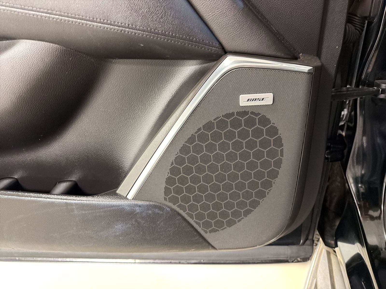 Used 2015 Cadillac Escalade Luxury image 23