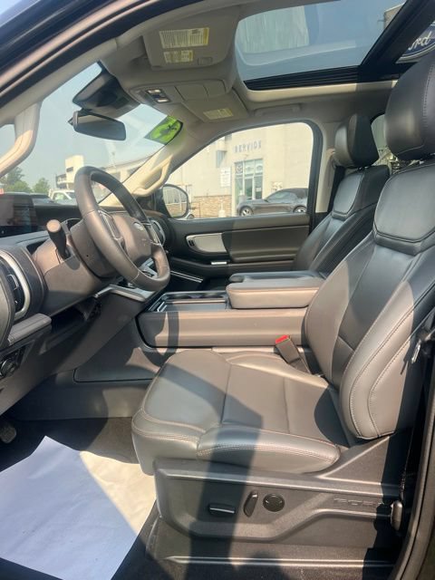 Used 2025 Ford Expedition Max Active AWD/4WD image 26