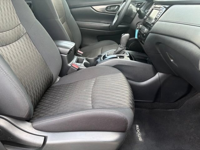 Used 2019 Nissan Rogue S FWD image 18