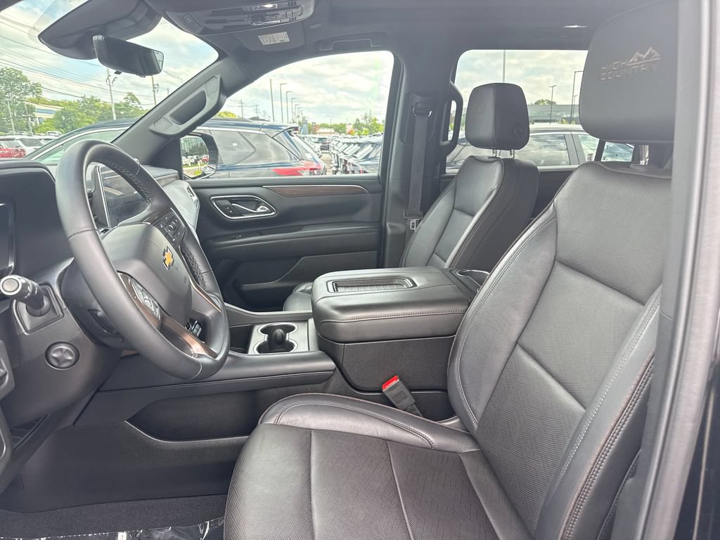 Used 2024 Chevrolet Suburban High Country AWD/4WD image 13