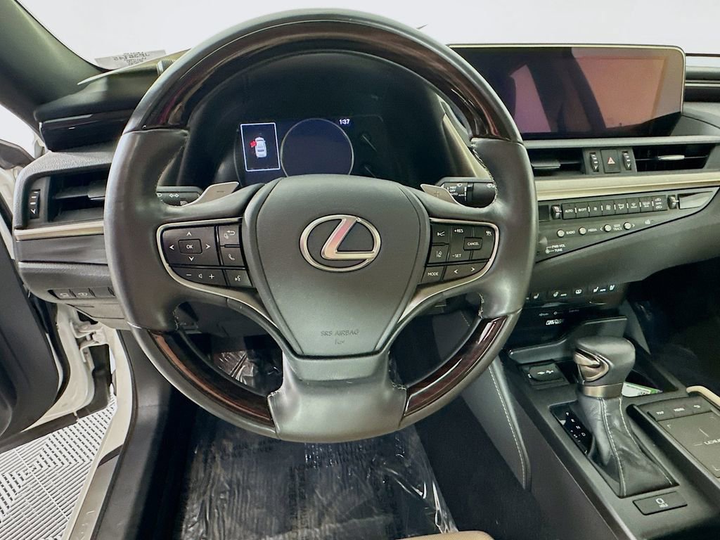 Used 2020 Lexus ES 350 Luxury w/ Accessory Package 2 image 18