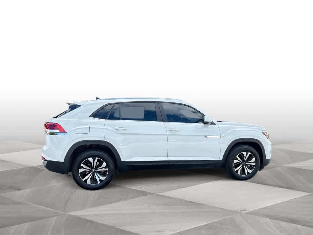 Certified 2025 Volkswagen Atlas Cross Sport SE FWD image 9