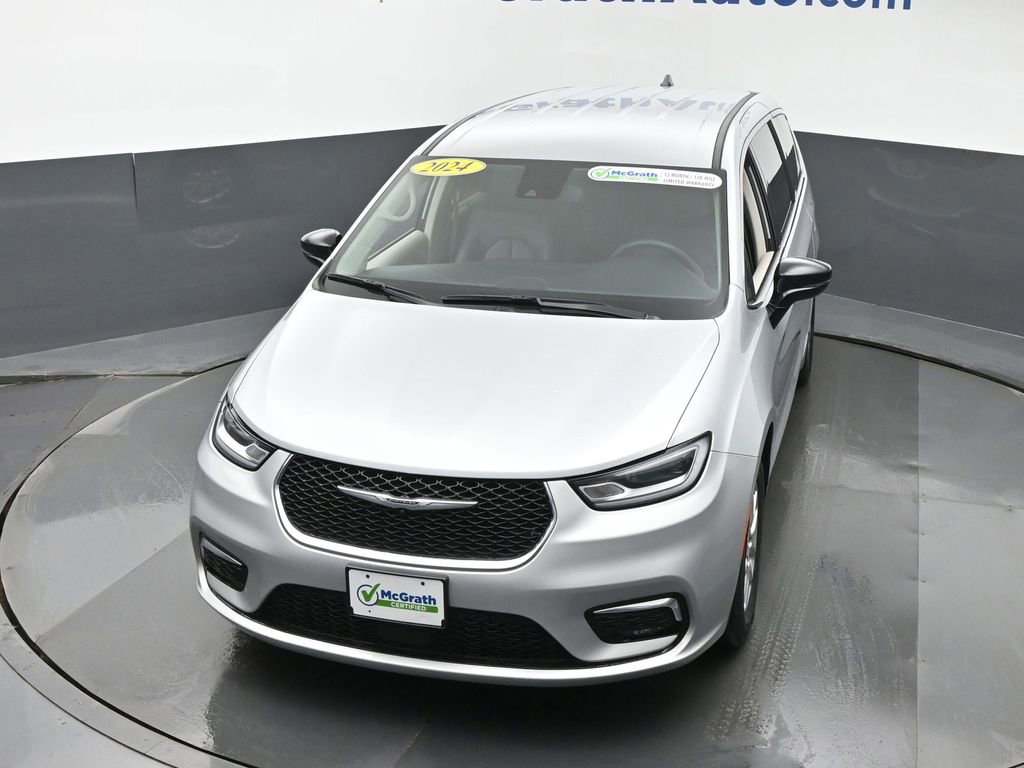 Used 2024 Chrysler Pacifica Touring-L image 21