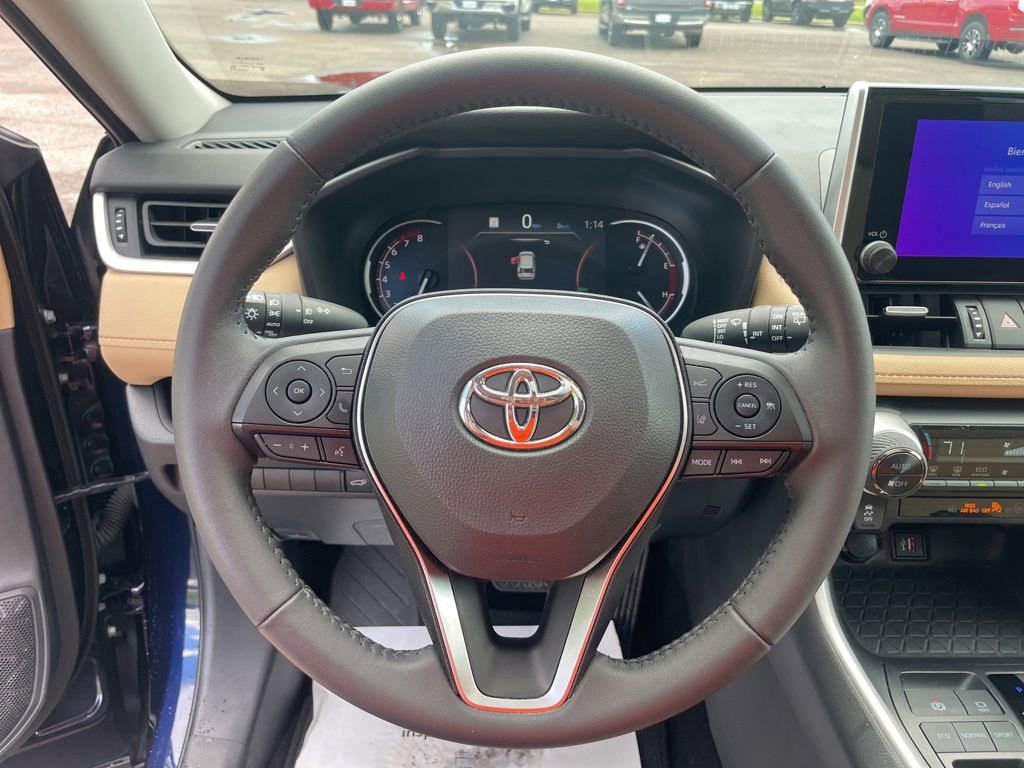 Used 2025 Toyota RAV4 XLE Premium FWD image 27