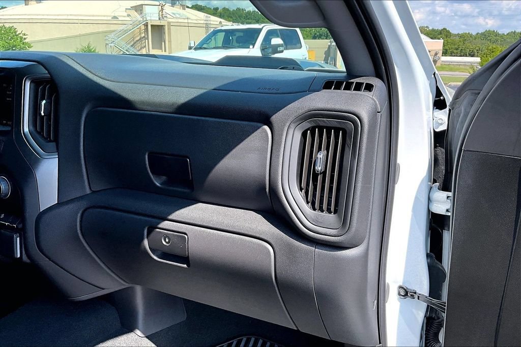 Used 2026 Chevrolet Silverado 1500 Custom Trail Boss w/ LPO, Dark Essentials Package AWD/4WD image 29