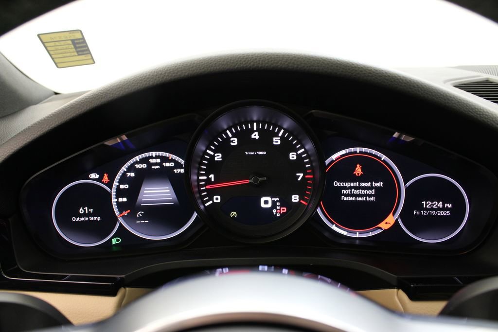 Certified 2023 Porsche Cayenne Platinum Edition image 17