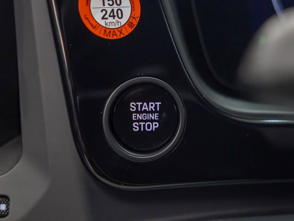 Used 2025 Porsche Cayenne image 25