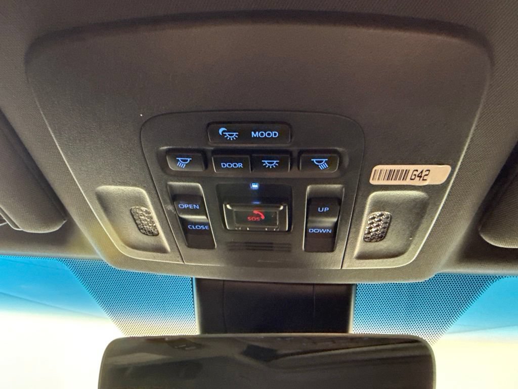 Used 2022 Toyota Avalon Touring w/ Advanced Safety Package FWD image 27