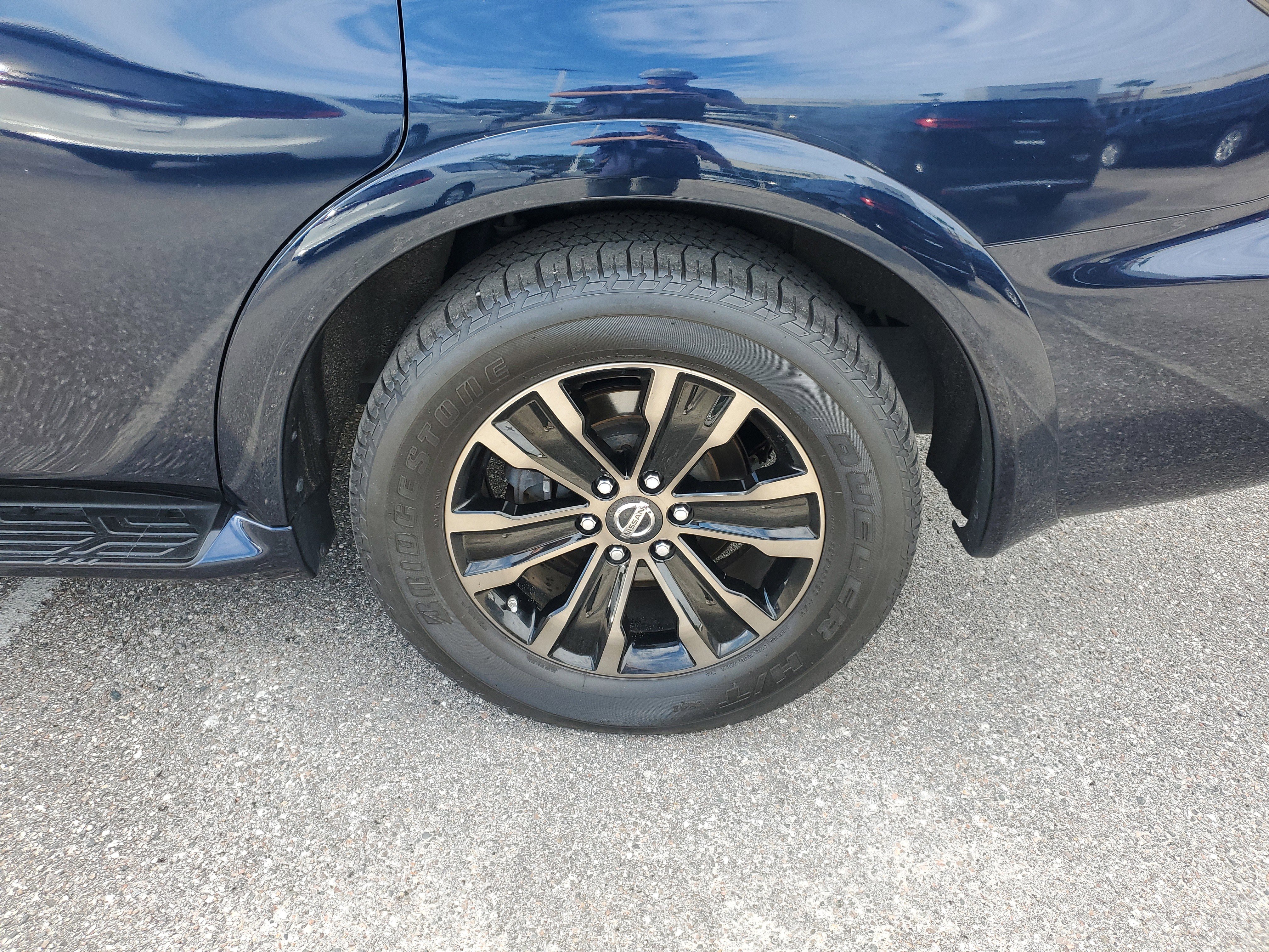 Used 2019 Nissan Armada Platinum w/ Captain's Chairs Package image 5