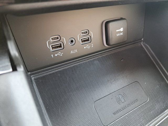 Used 2024 Jeep Grand Cherokee Limited w/ Luxury Tech Group II image 19