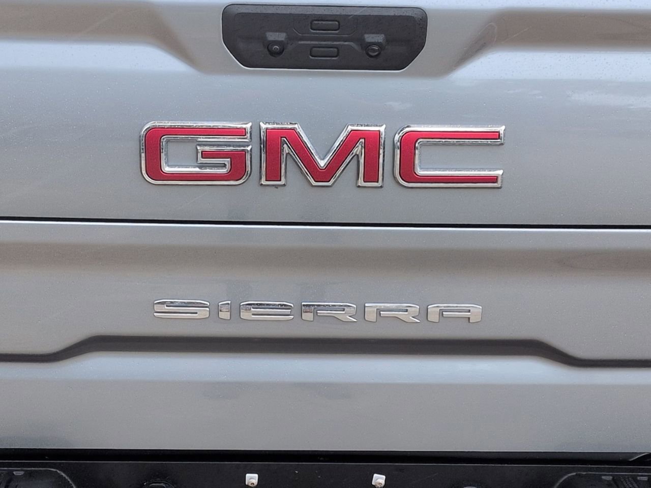 Certified 2026 GMC Sierra 1500 SLT image 6