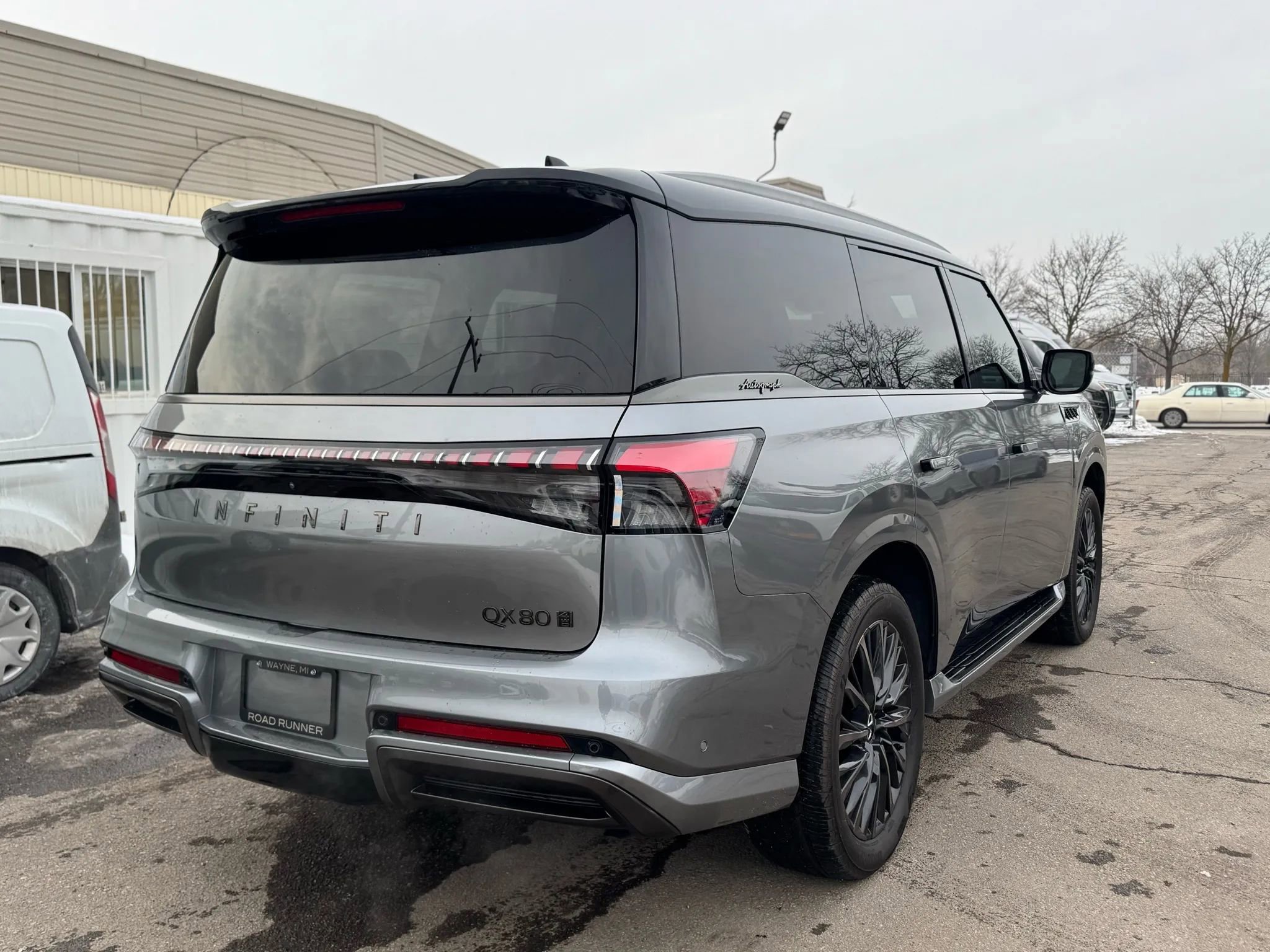 Used 2025 INFINITI QX80 Autograph image 5