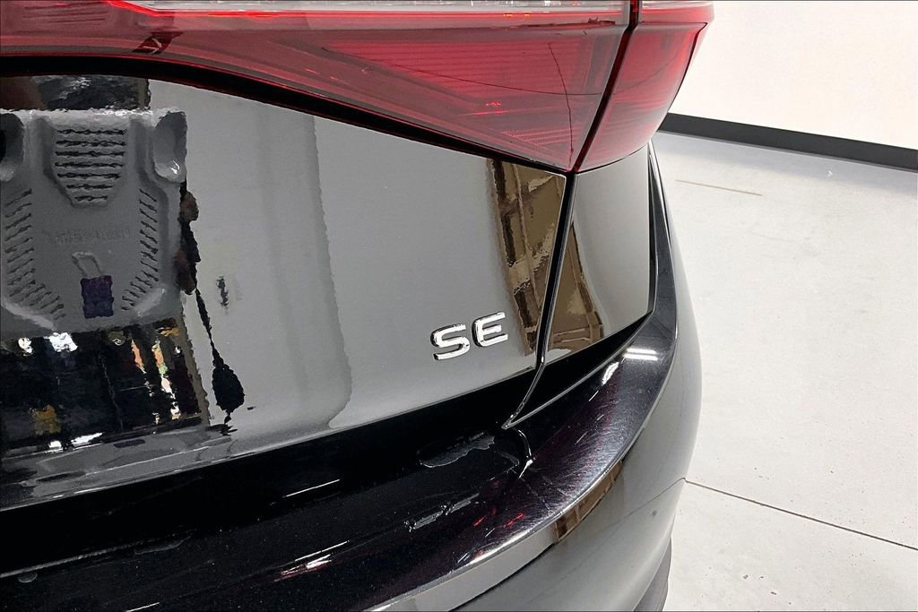 Used 2025 Volkswagen Jetta SE image 40