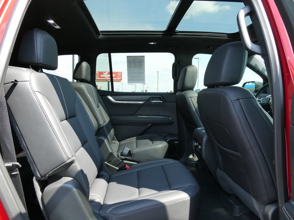 Certified 2025 GMC Acadia Elevation w/ Elevation Premium Package FWD image 16