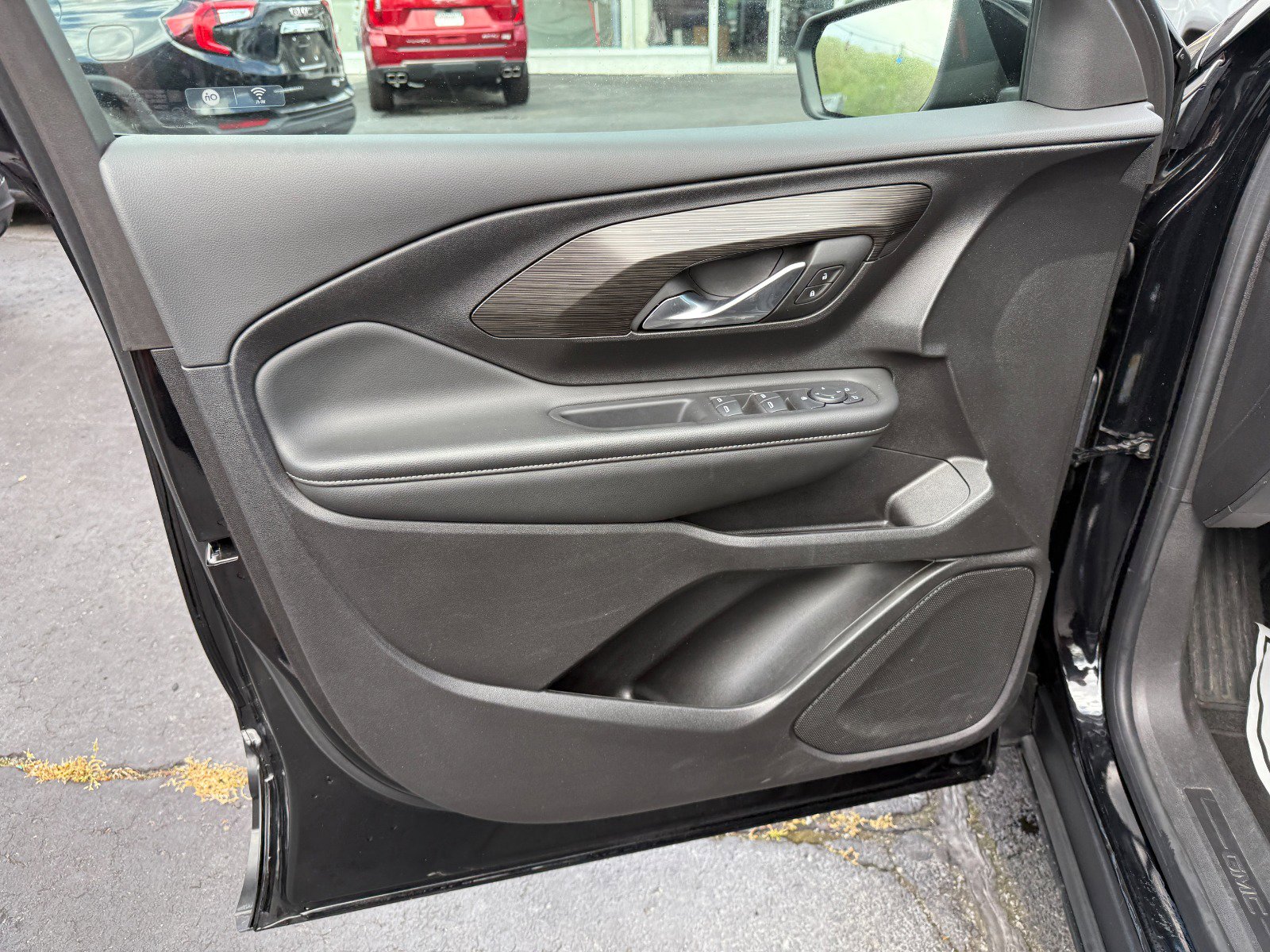 Used 2024 GMC Terrain SLE image 15