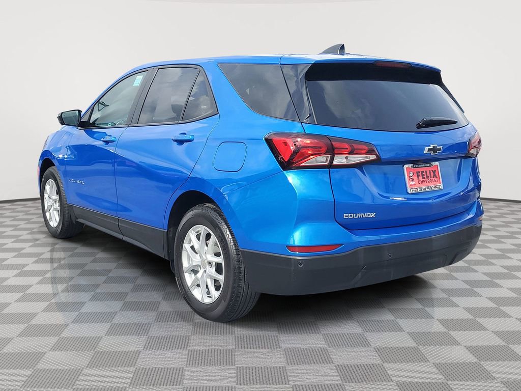 Used 2024 Chevrolet Equinox LS w/ LS Convenience Package image 4