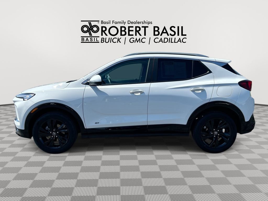 Used 2025 Buick Encore GX Sport Touring w/ Advanced Technology Package AWD/4WD image 5