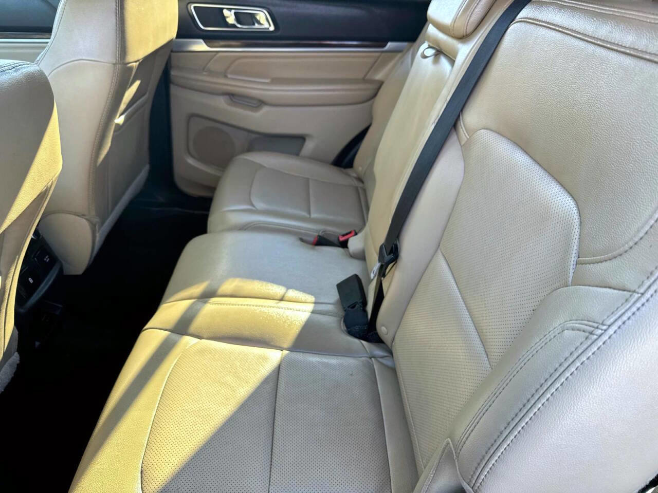 Used 2017 Ford Explorer Limited image 8