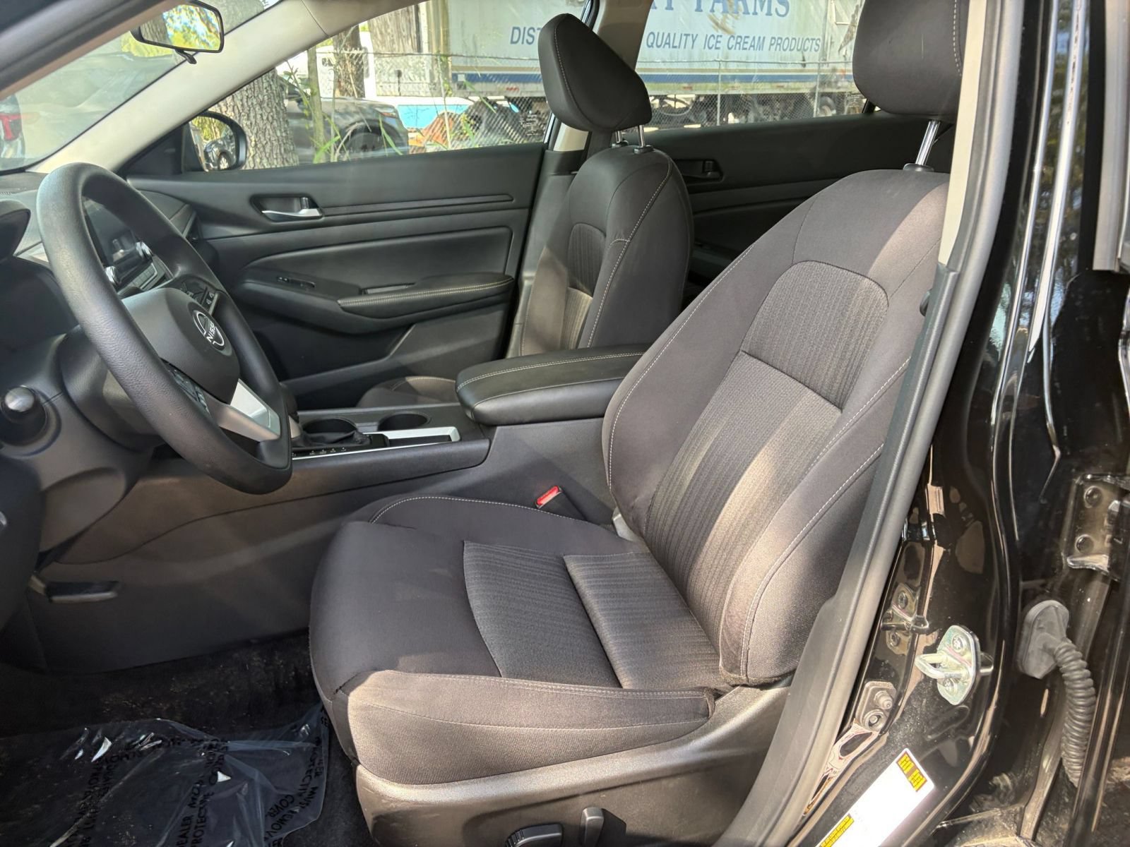 Used 2025 Nissan Altima 2.5 SV FWD image 22