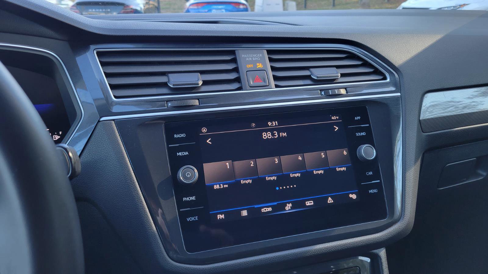 Certified 2024 Volkswagen Tiguan SE image 27